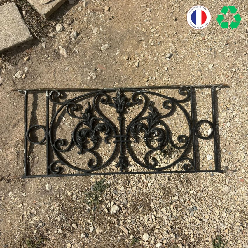 Materials of yesteryear: OLD CAST IRON RAILING L94