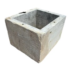 Materials of yesteryear: SMALL OLD STONE TUB L73