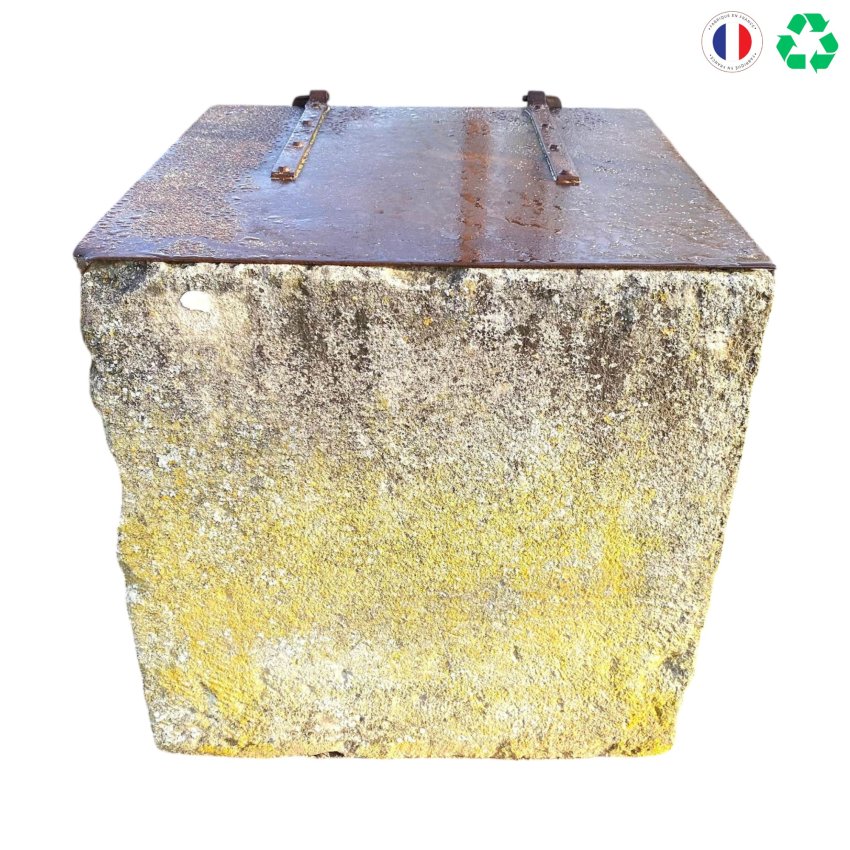 Materials of yesteryear: OLD SQUARE WELL WITH COVER H71
