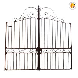 Materials of yesteryear: Gate gate, in two-leaf wrought ironwork.