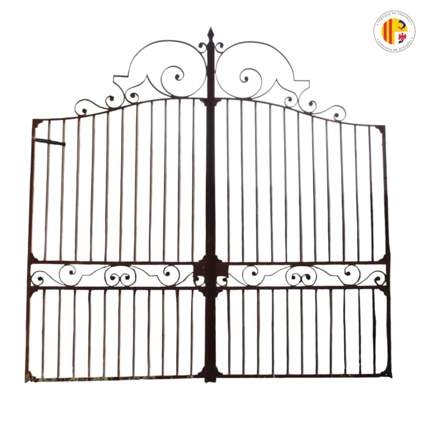 Materials of yesteryear: Gate gate, in two-leaf wrought ironwork.