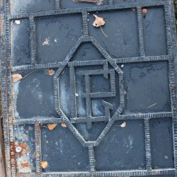 Materials of yesteryear: METAL DOOR H257