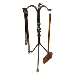 Materials of yesteryear: TRIPOD WITH ACCESSORIES H63