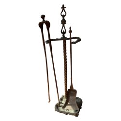 Materials of yesteryear: MINION WITH ACCESSORIES H74