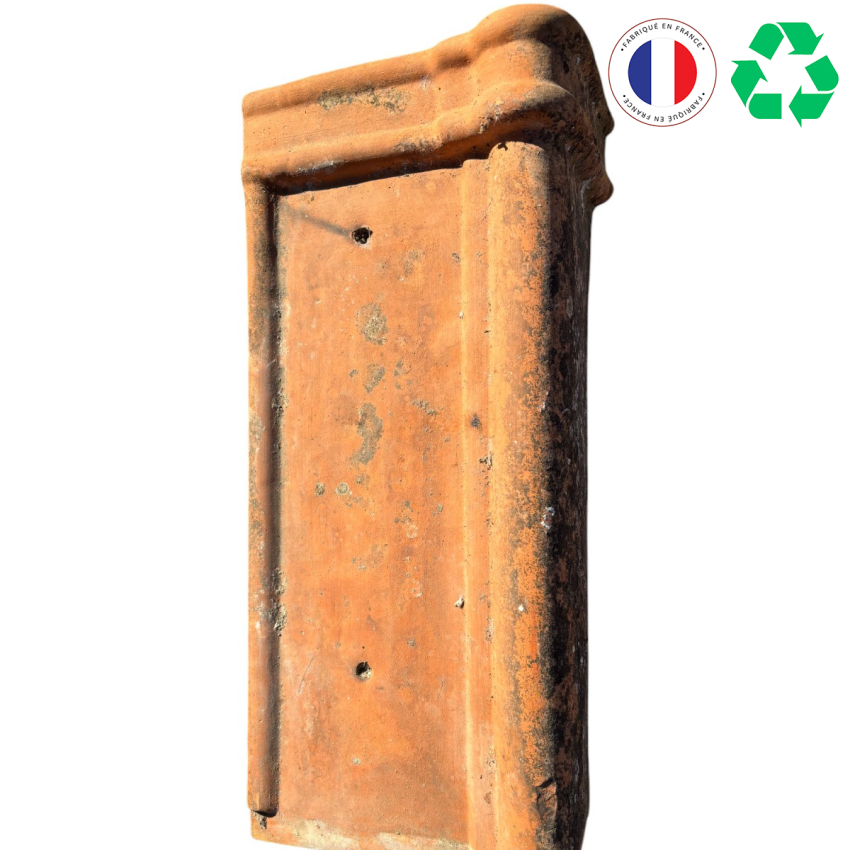 TILE ON THE LEFT SIDE OF MARSEILLAISE