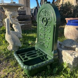 Materials of yesteryear: CAST IRON WATER POINT FOUNTAIN H86