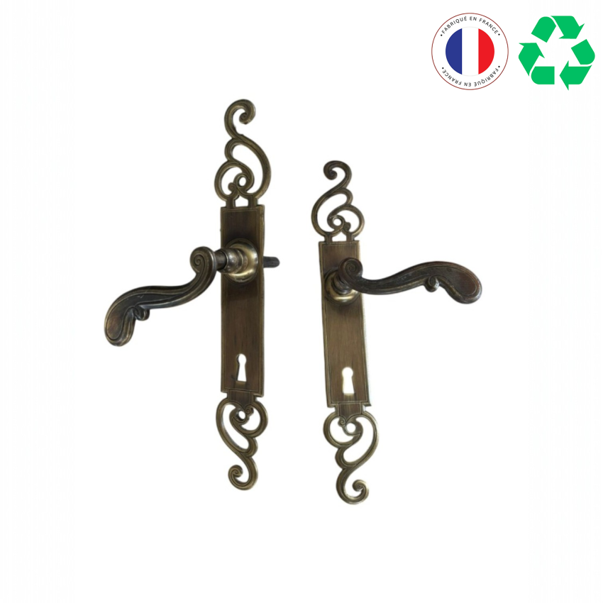 Materials of yesteryear: PAIR OF BRASS HANDLES