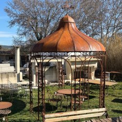 Materials of yesteryear: KIOSK ROUND LEAVES IRON H400