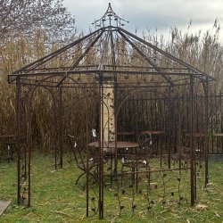 Materials of yesteryear: OCTAGON KIOSK LEAVES IRON D365