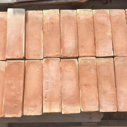 Matériaux d'Antan : CARREAUX EN TERRE CUITE 10x30x2