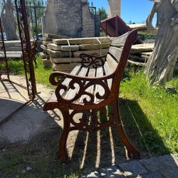 Materials of yesteryear: WOOD AND CAST IRON BENCH L155