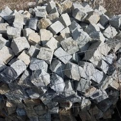 Materials of yesteryear: MIXED GNEISS PAVER 6/8 CM - BAG OF 10M²