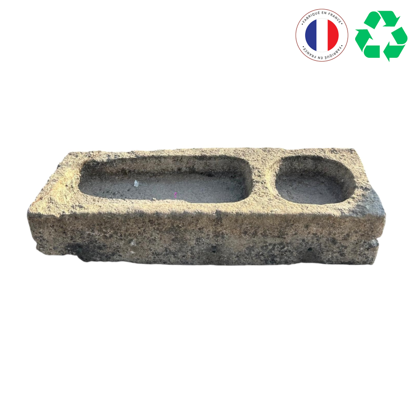 Materials of yesteryear: STONE TROUGH L104
