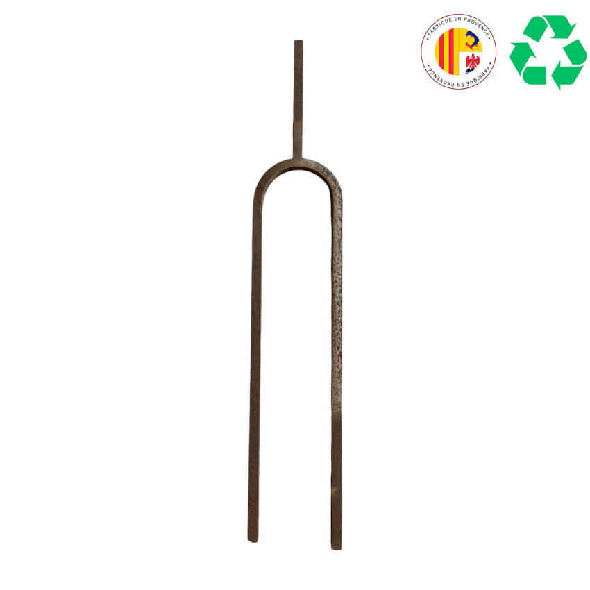 Materials of yesteryear: WROUGHT IRON BUCKET REST BAR