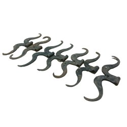 Matériaux d'antan : PENTURE MOUSTACHE EN FER (LOT DE 7)