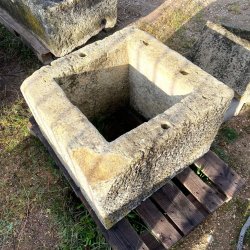 Materials of yesteryear: OLD STONE SQUARE WELL H53