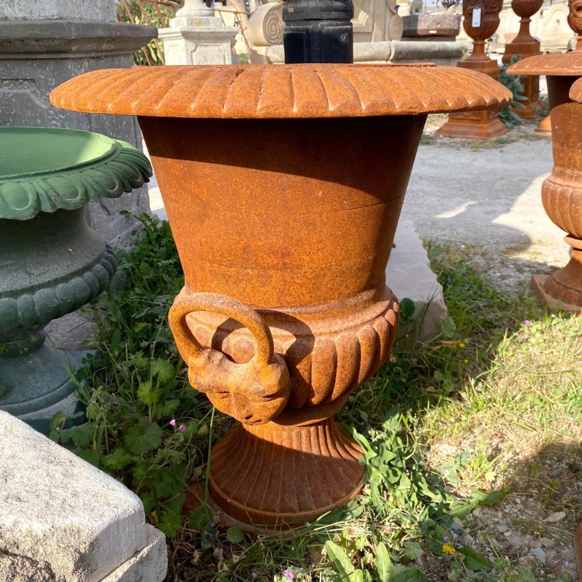 Materials of yesteryear: VASE WITH CAST IRON HANDLES H60