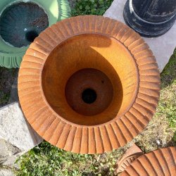 Materials of yesteryear: VASE WITH CAST IRON HANDLES H60